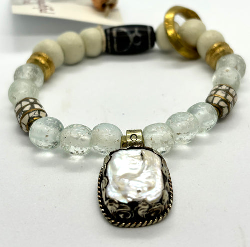 BEAUTIFUL SOUL - MOTHER OF PEARL PENDENT - BRACELET