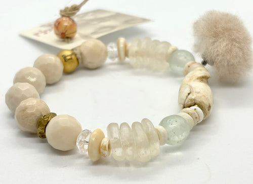 BEAUTIFUL SOUL - INDIAN PUFF WITH HAND-CARVED VINTAGE CONCH FOCAL - BRACELET