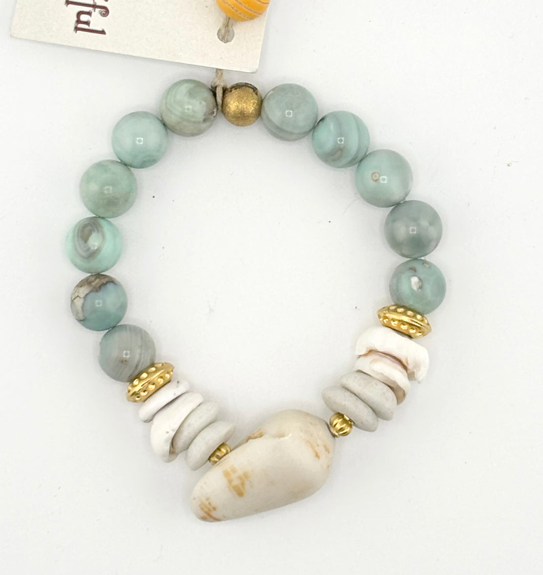 BEAUTIFUL SOUL - GORGEOUS SHELL WITH PUKAS - BRACELET