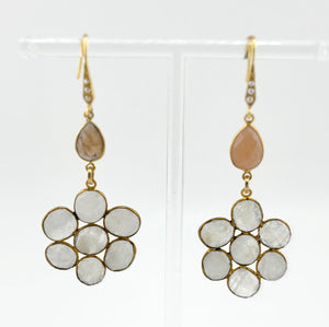 BEAUTIFUL SOUL - PEACH MOONSTONE & MOONSTONE DAISY - EARRINGS