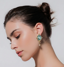 BEAUTIFUL SOUL - CLEAR CRYSTAL AND PEARLS - EARRINGS