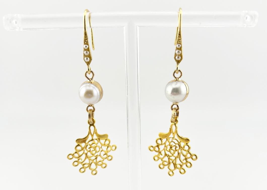 BEAUTIFUL SOUL - 18K GOLD FLOWERS & FRESHWATER PEARL - EARRINGS