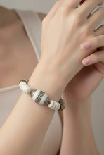 BEAUTIFUL SOUL - VINTAGE CONCH BEAD WITH BONE - BRACELET