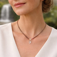 BEAUTIFUL SOUL - ROCK CRYSTAL SHELL  - SHORT NECKLACE