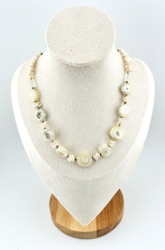 BEAUTIFUL SOUL - SOLAR QUARTZ WITH PEARL - SHORT NECKLACE