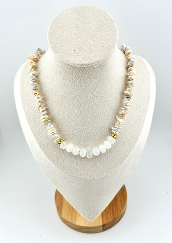 BEAUTIFUL SOUL - CRUSTACEAN WITH PEARL - SHORT NECKLACE