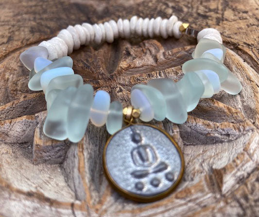 simply beautiful - Seaglass Buddha - Bracelet